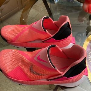 Nike Go Fly Ease size 7/8.5 NWOT
